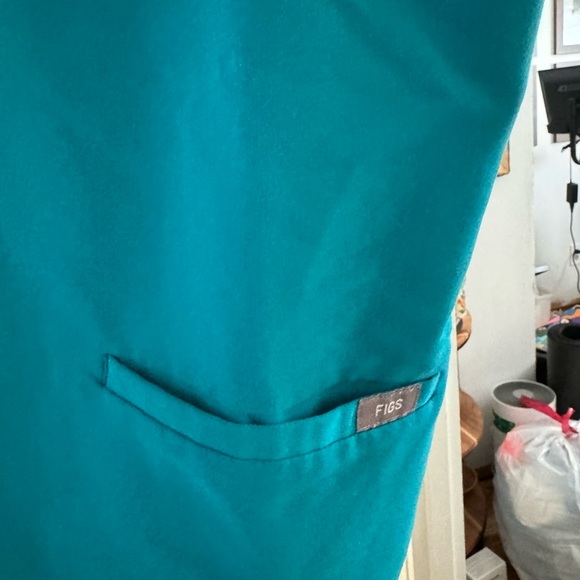 FIGS top xl bottoms xl - Picture 3 of 9